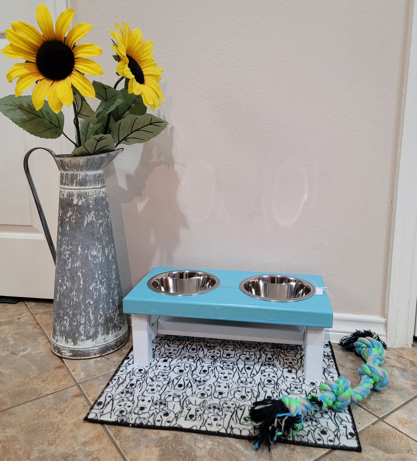 Elevated Feed/Water Stations - Dog & Cat